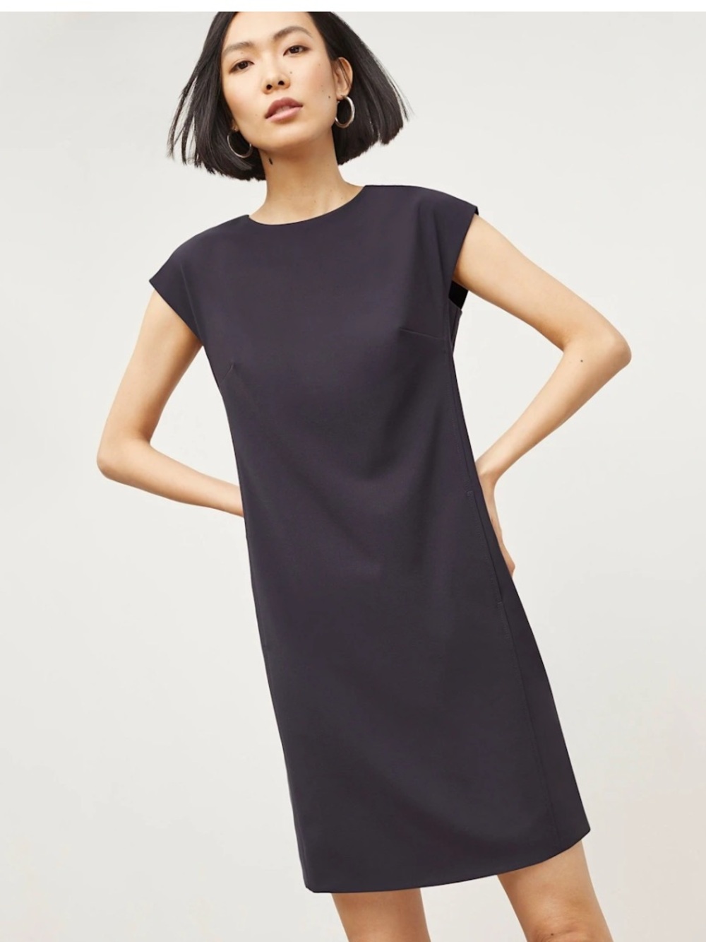 MM Lafleur Maaza Travel Cap-Sleeve Shift Dress in Charcoal ❤️❤️